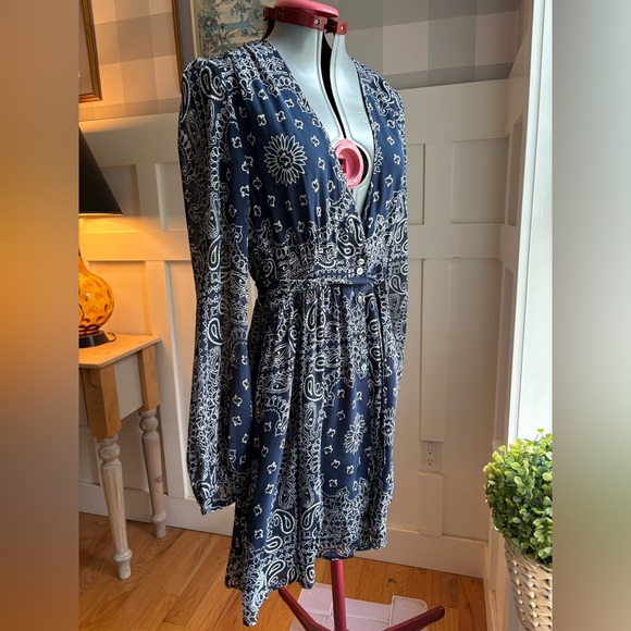 Chan Luu Navy and White Paisley Long Sleeve Dress Size Small - Picture 1 of 12